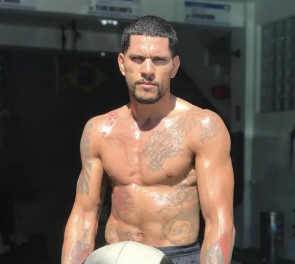 Alex Pereira Shirtless 3