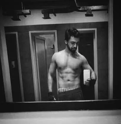 Farhan Saeed Shirtless 2