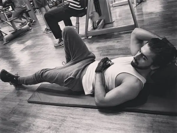 Farhan Saeed Shirtless 5