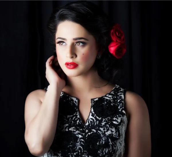 Mehreen Raheel Family 2