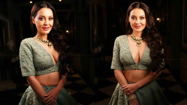 Minissha Lamba Family 5