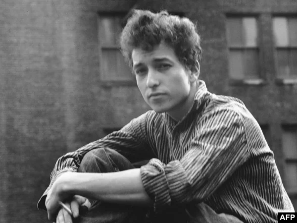 Bob Dylan Shirtless 5