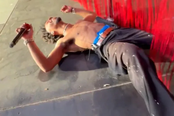 D4vd Shirtless 2