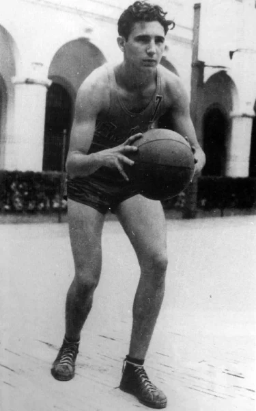 Fidel Castro Shirtless 4