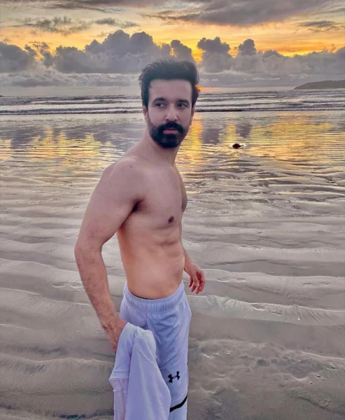 Aamir Ali Shirtless 3 Aamir Ali Shirtless 3