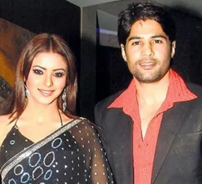 Aamna Sharif Family