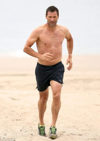 Aaron Eckhart Shirtless 3
