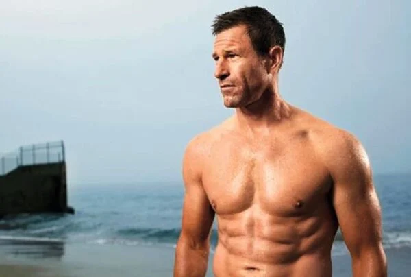 Aaron Eckhart Shirtless