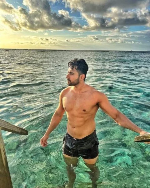 Abhishek Bajaj Shirtless 5