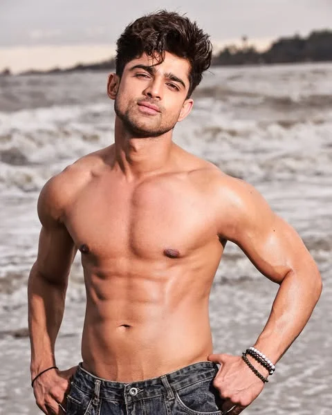 Abhishek Kumar Shirtless Abhishek Kumar Shirtless