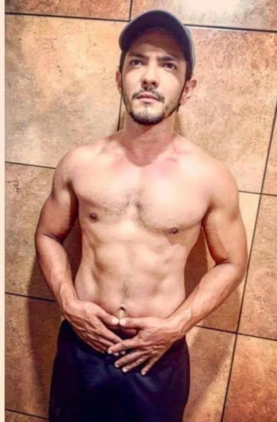 Aditya Narayan Shirtless 3 Aditya Narayan Shirtless 3