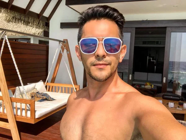 Aditya Narayan Shirtless 5 Aditya Narayan Shirtless 5