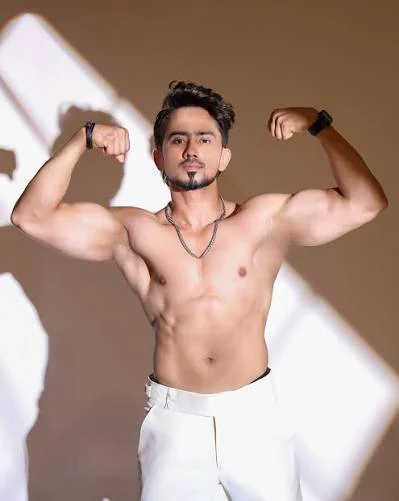 Adnaan Shaikh Shirtless 2