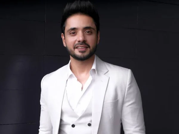 Adnan Khan Shirtless 10
