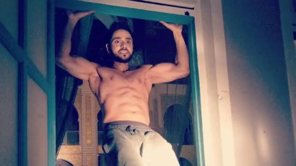 Adnan Khan Shirtless 4