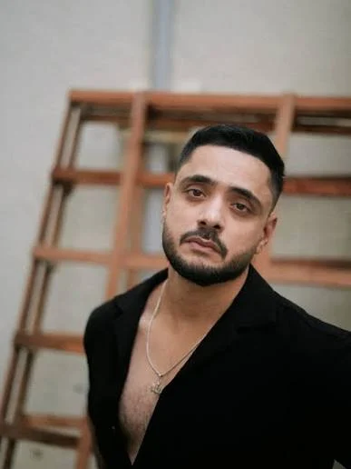 Adnan Khan Shirtless 7