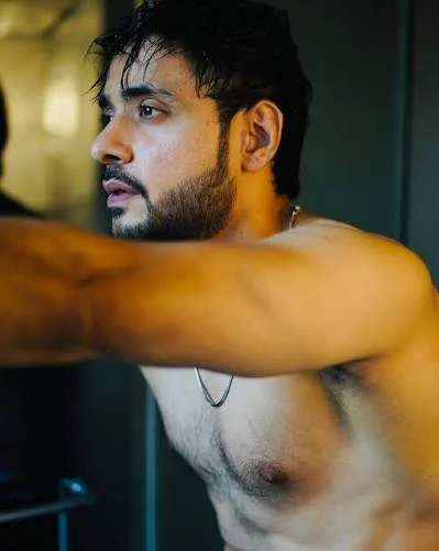 Adnan Khan Shirtless