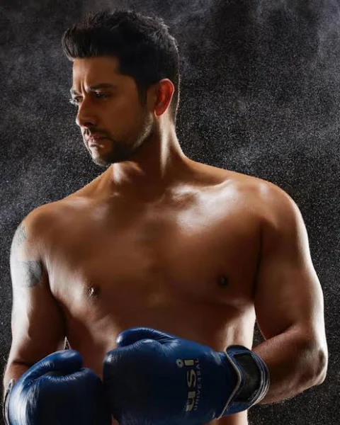 Aftab Shivdasani Shirtless 2