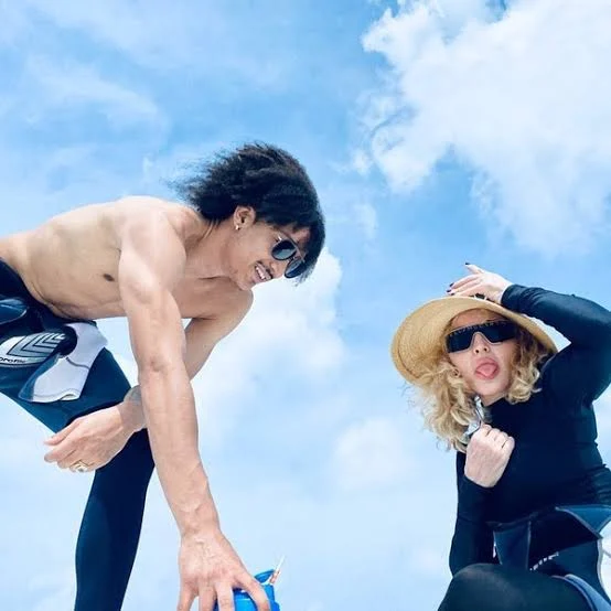 Ahlamalik Williams Shirtless 4