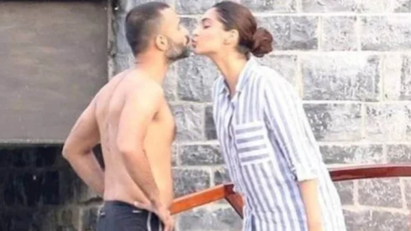 Anand Ahuja Shirtless 2