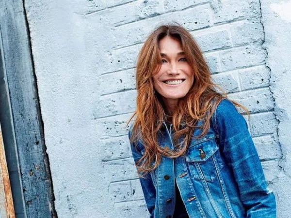 Carla Bruni Family 5