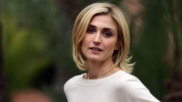 Julie Gayet Family 2 Julie Gayet Family 2