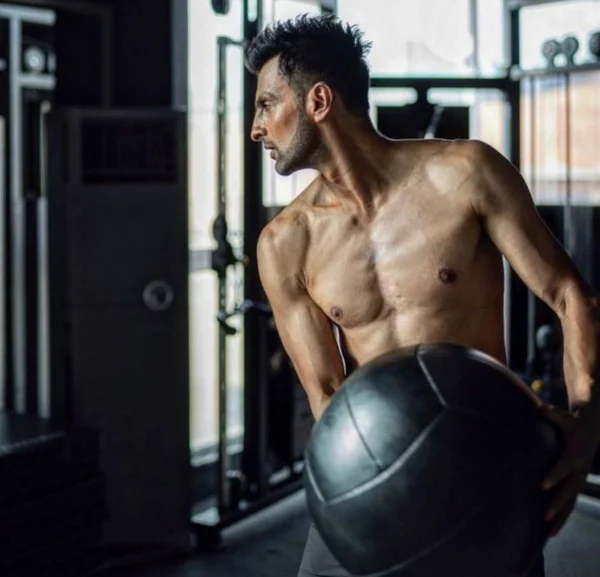Shoaib Malik Shirtless